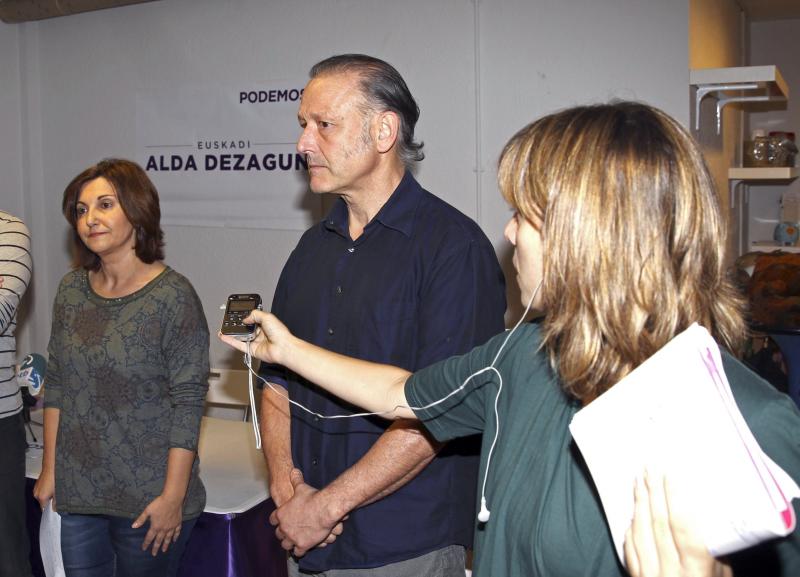 Roberto Uriarte, en el momento en que suspende la rueda de prensa.