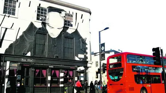 Una fachada decorada en los alrededores de Camden Town.