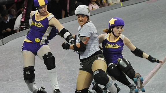 Roller derby- an ari diren emakumeak.