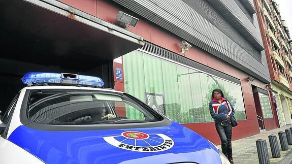 La escala básica de la Policía vasca no recibía los complementos por kilometraje y comida otorgados a los mandos.
