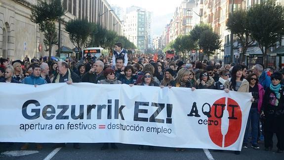 Cabecera de la protesta celebrada ayer en Bilbao.