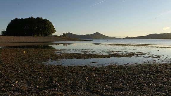 La sequía amenaza al pantano de Ullíbarri, al 63% de su capacidad. 