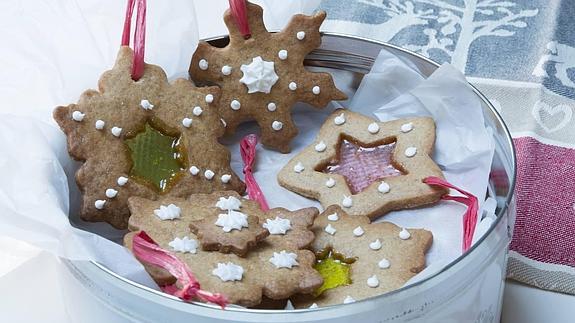 Las galletas para el árbol duran dos semanas colgadas, si no hay un goloso cerca. 