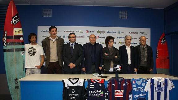 Axi Muniain surflaria; Nekane Arzallus GBCko presidentea; JJ Davalillo, Bilbao Basketekoa; Jesus Vazquez, Saski Baskoniako kudeatzailea; Andoni Iraola, Real Sociedad Fundaziotik; eta Mikel Larrañaga, Eibarreko Adminstrazio Kontseilukoa.