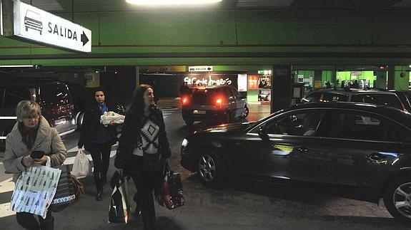 El parking de Santa Bárbara, durante la campaña de Navidad. 