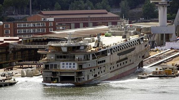 Botadura del primer ferry construido por La Naval.