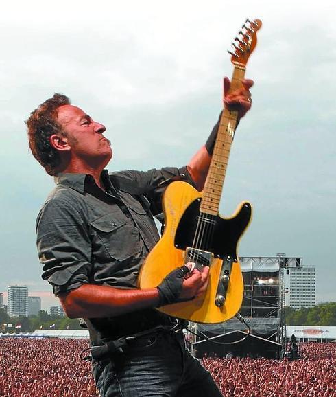 Bruce Springsteen, en plena actuación durante un concierto de la gira que realizó en 2013.