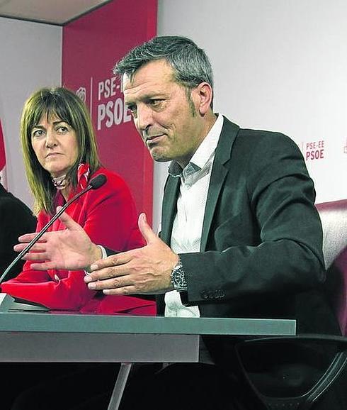 Martin, ayer en Bilbao con Idoia Mendia.