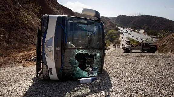 Así quedó el autobús tras el grave accidente.
