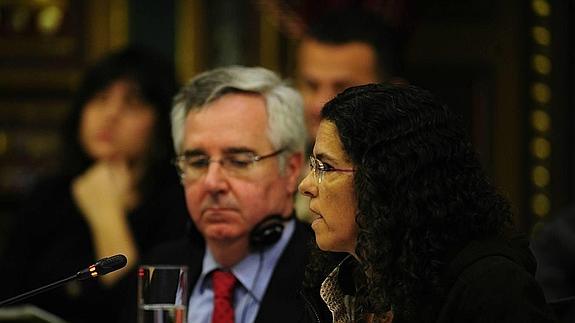 Luis Eguiluz y Beatriz Marcos, del PP, en un Pleno del Ayuntamiento de Bilbao.