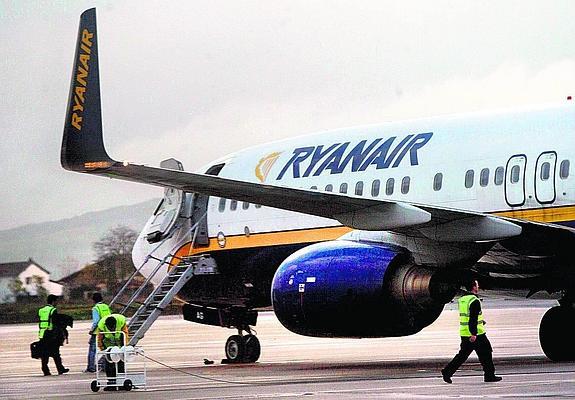 Imagen del último vuelo de Ryanair a Dublín desde Foronda, el 23 de octubre de 2007. 