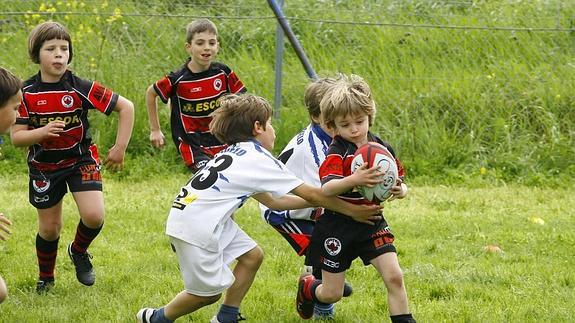 El torneo carece de espíritu competitivo y se priman los valores que caracterizan al rugby. 