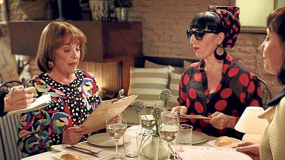 Las 'Mujeres al borde de un ataque de nervios', Carmen Maura, Rossy de Palma y María Barranco, se han vuelto a reunir. 