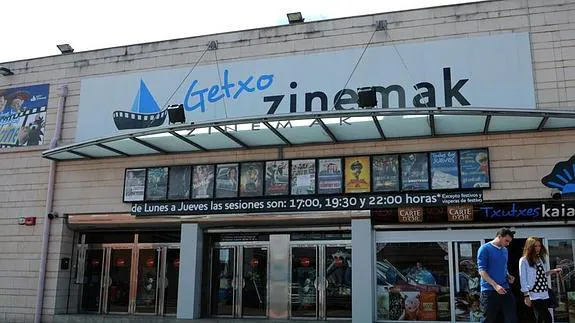Exterior de los cines de Getxo.