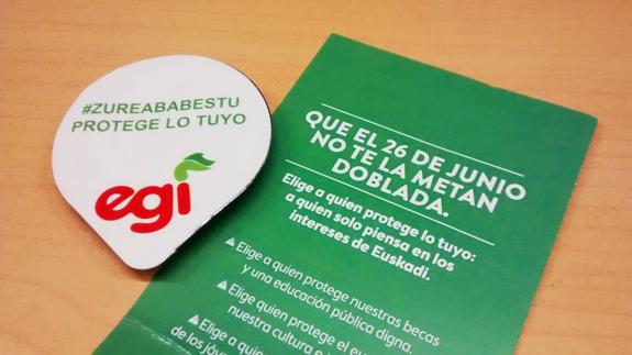 El 'flyer' y el profiláctico de Egi como parte de la campaña de las elecciones del 26 de junio.