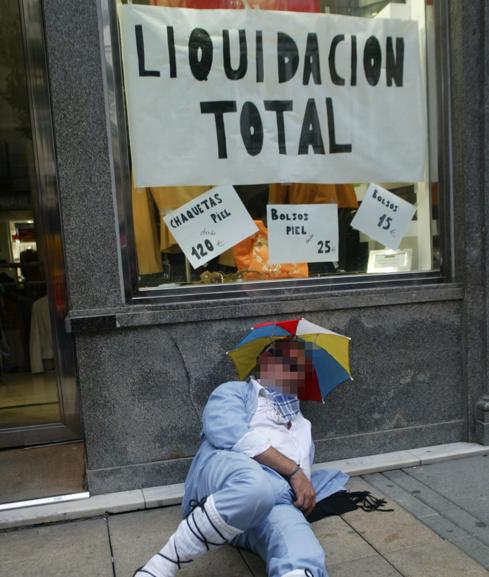 Cuidado con la blusa, que la carga al diablo.