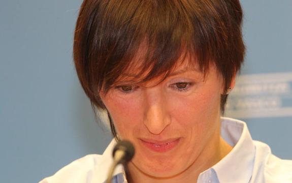 Unda, emocionada durante la rueda de prensa de su despedida.