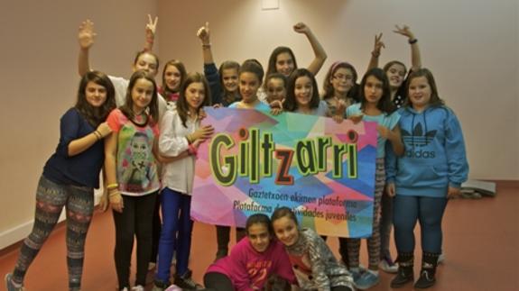 Un grupo de jóvenes que han participado en Giltzarri. 
