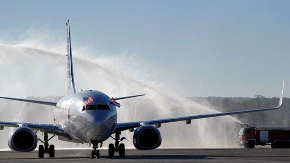 El avión, antes de despegar.