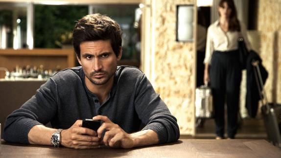 Tom Beck interpreta a Félix, bisnieto del genio.