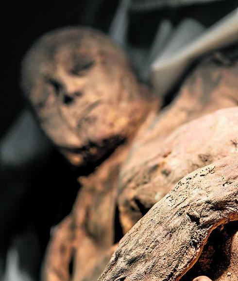 La momia del niño del siglo XVII que contiene muestras del virus de la viruela.