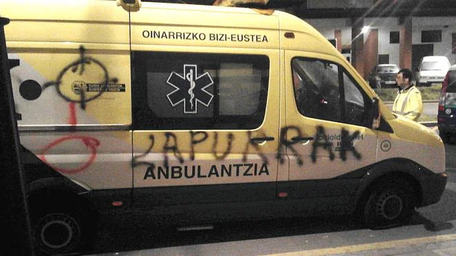 Una de las ambulancias saboteadas.