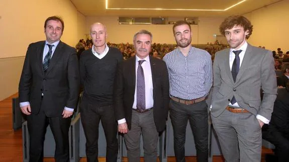 Eduardo Gárate, Jon González, Fernando Pereda, Akier Legarreta e Íñigo Gutiérrez. 