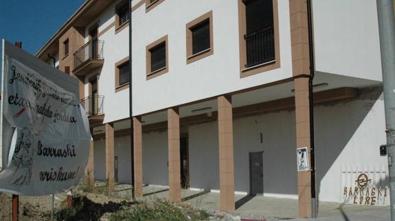 Una afectada por las viviendas inacabadas en Atxondo recuperará todo el dinero invertido