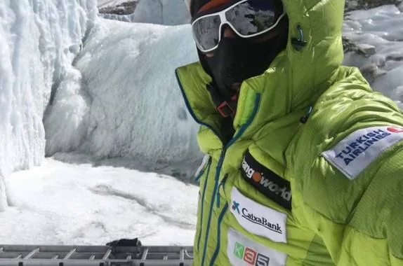 Alex Txikon asegura sentirse «muy bien» y con ganas de trabajar.