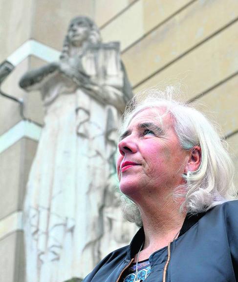 Garbiñe Biurrun, ayer frente a la sede del Tribunal Superior de Justicia del País Vasco.