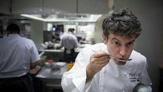 Josean Alija, el chef del Nerua, en el restaurante del Museo Guggenheim de Bilbao.
