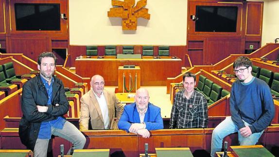 Borja Sémper (PP), José Antonio Pastor (PSE), Iñigo Iturrate (PNV), Iker Casanova (EH Bildu) y Lander Martínez (Elkarrekin Podemos).