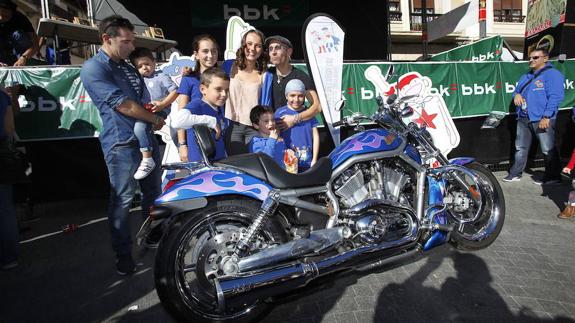 ‘La Cuadri del hospi’ sorteo el Último Lunes de Octubre en Gernika la Harley Davidson donada por Fito Cabrales.