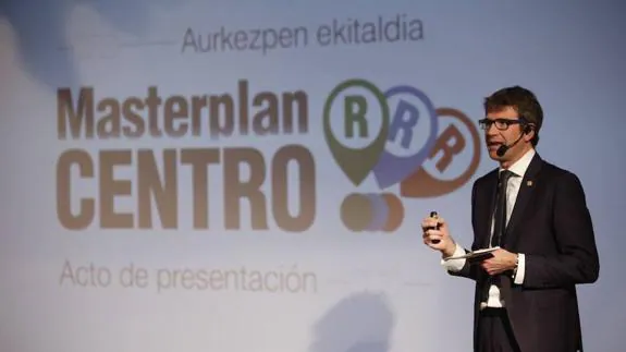 Gorka Urtaran, en la presentación de 'Masterplan Centro'
