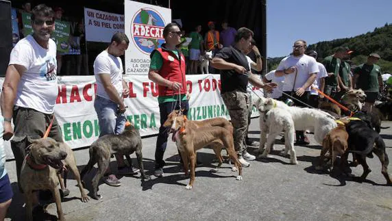 La jornada se ha desarrollado bajo el lema "Cazador y perro. Un equipo, una pasión". 