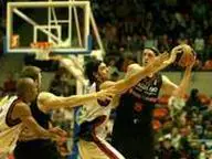 El TAU gana con autoridad la Supercopa al Bilbao Basket (73-85)