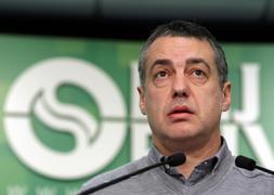 Urkullu pide a los imputados que  entreguen el carné del PNV para no afectar al partido