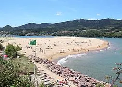 El arenal está enclavado en medio de la Reserva de la Biosfera de Urdaibai./ E.C.