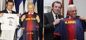 Sandro Rosell, presidente del Barça, con Peres y Abás, en Tel Aviv y Ramala. /Reuters