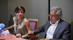 Virginia Berasategui, con su padre en la rueda de prensa./ Ignacio Pérez