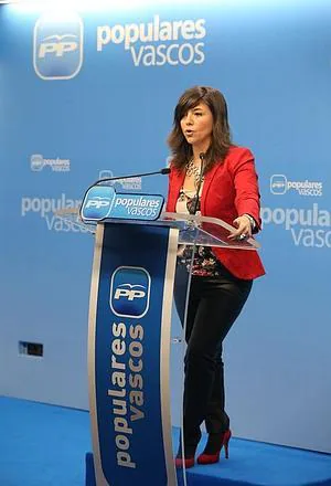 Nerea Llanos, en una rueda de prensa en la sede del PP vasco.