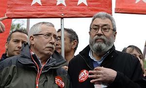 Los secretarios generales de CC OO y UGT, Ignacio Fernández Toxo y Cándido Méndez, encabezarán la manifestación. / Afp