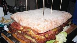 La hamburguesa permite un sinfín de variedades.