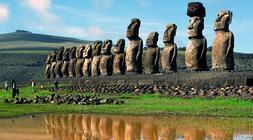 Los moáis de la isla de Pascua (Chile).