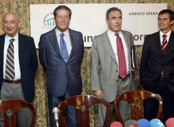 CONSEJO ASESOR. Bereziartua, Mayor Zaragoza, Ormaza y Mancisidor, ayer en Bilbao. / EFE