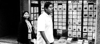 Se ofrece piso, inmigrantes no