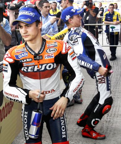 CARA A CARA. Pedrosa y Lorenzo lucharán por la primera plaza del Mundial en Shangai. / REUTER