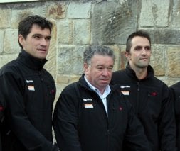 Odriozola, a la derecha de la imagen, no seguirá en el Euskaltel. / EL CORREO