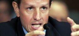 Geithner, en su comparecencia ante el comité de Finanzas de la Cámara alta. / AFP