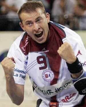 Pavel Bashkin celebra con entusiasmo uno de sus goles. / RAFAEL LAFUENTE